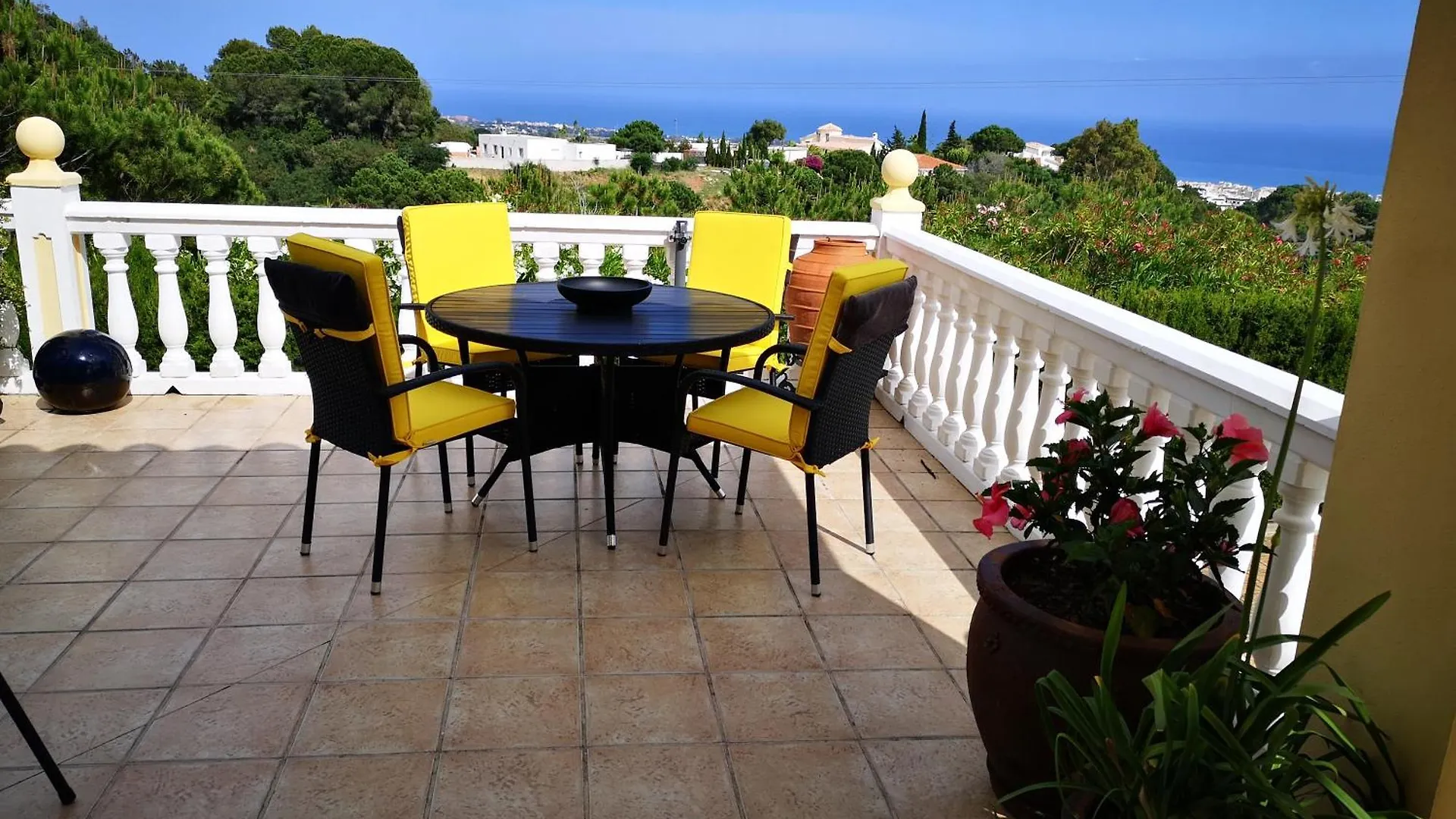 Roca Penthouse Apartment Estepona