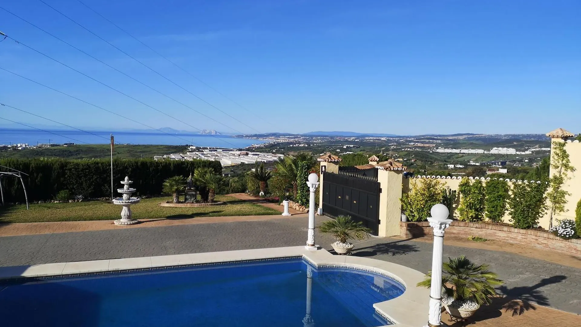 Roca Penthouse Apartment Estepona 0*,