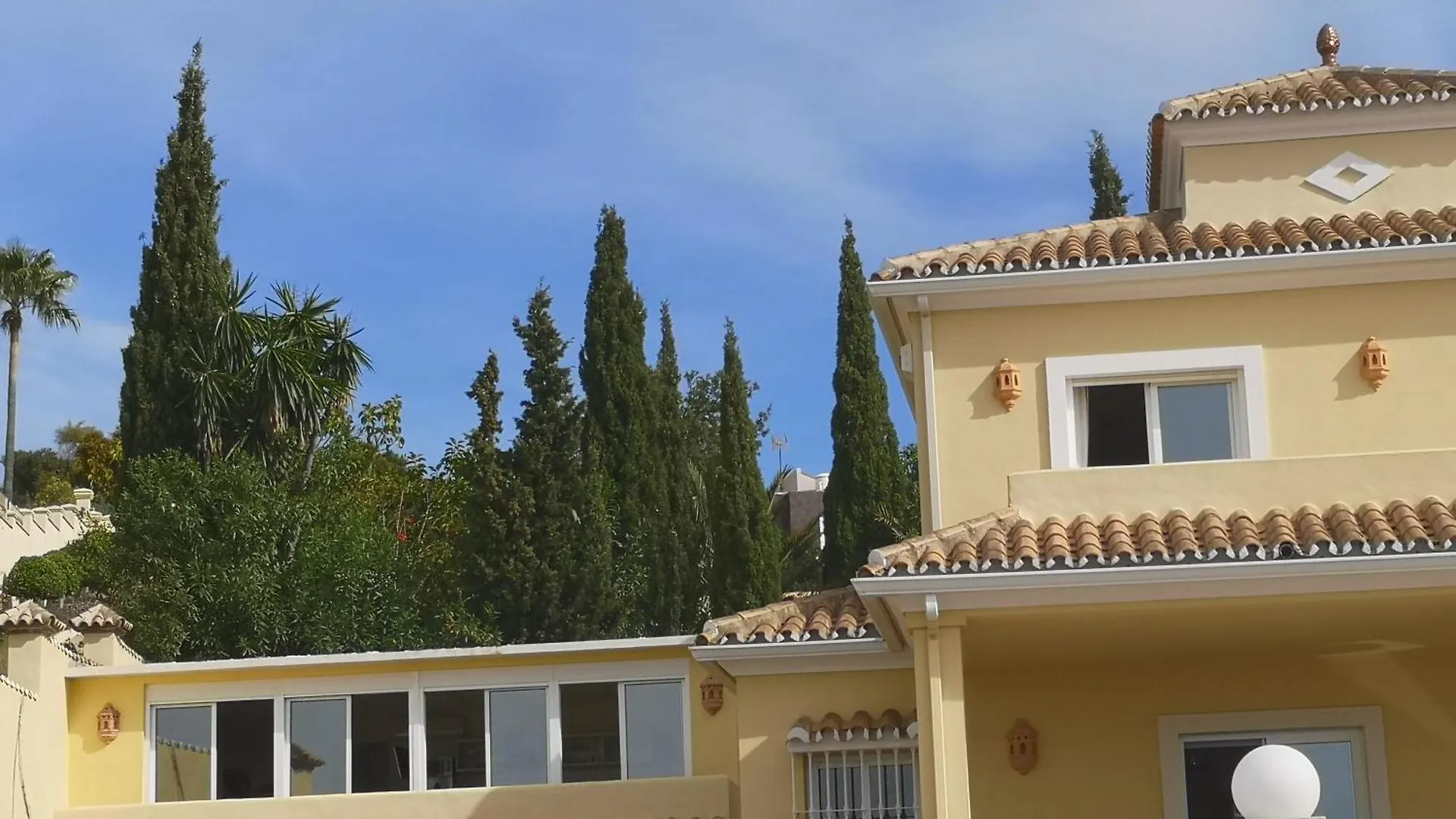 Roca Penthouse Apartment Estepona
