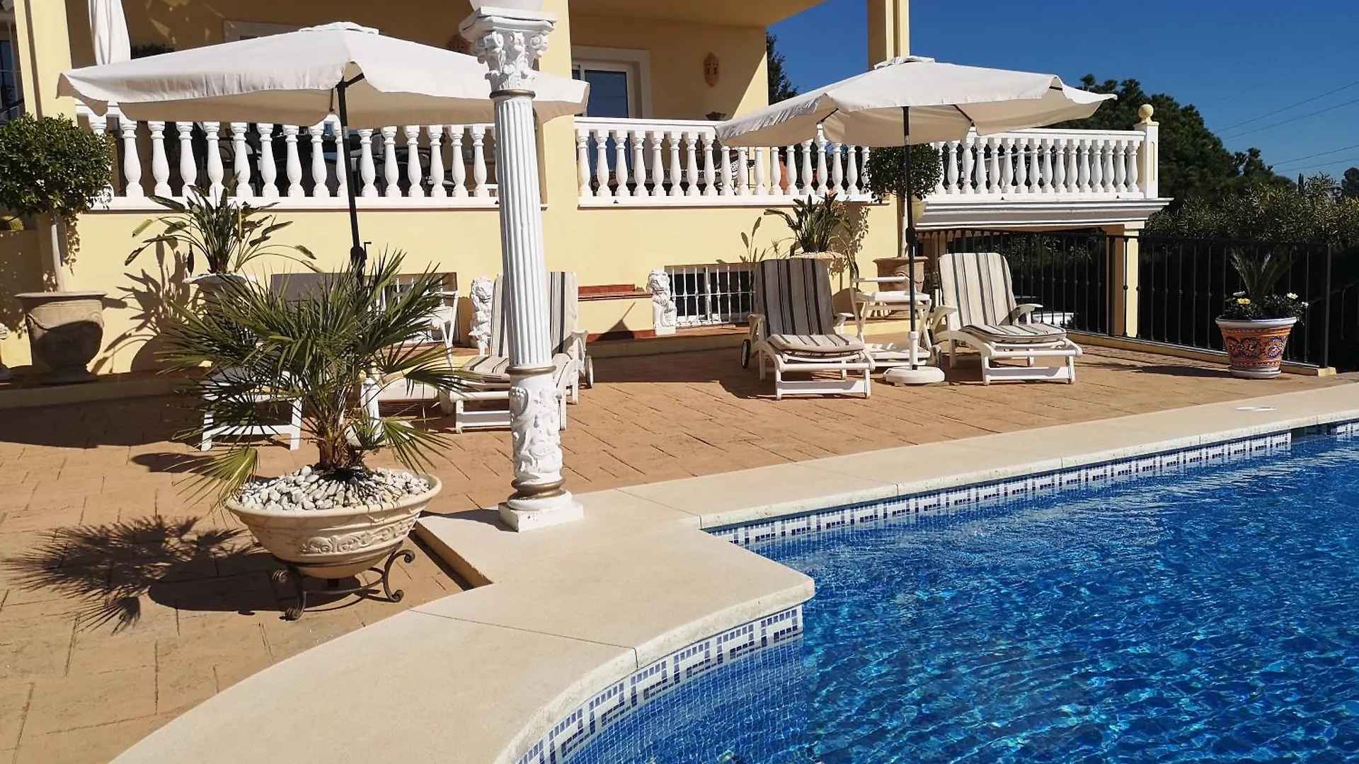 Roca Penthouse Apartment Estepona